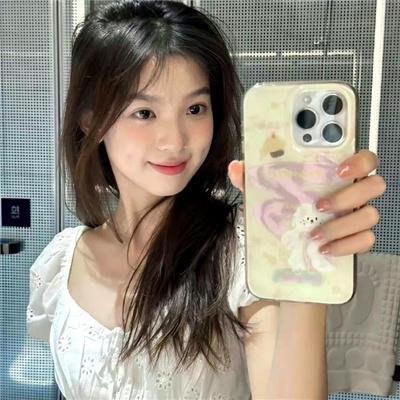 与一位女士合影